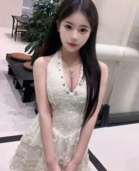 脸蛋相当正点奶子也大